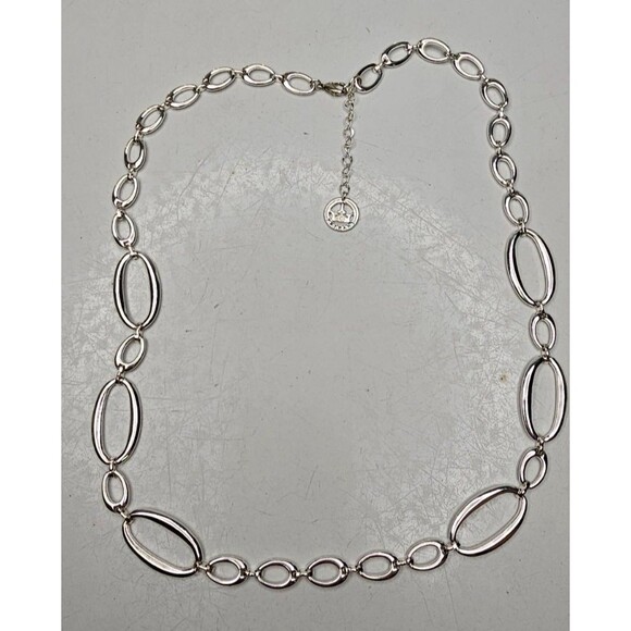 Vintage Crown Trifari Shiny Oval Link Silver Tone Necklace ~ Adj. 24"-26” - Picture 1 of 5